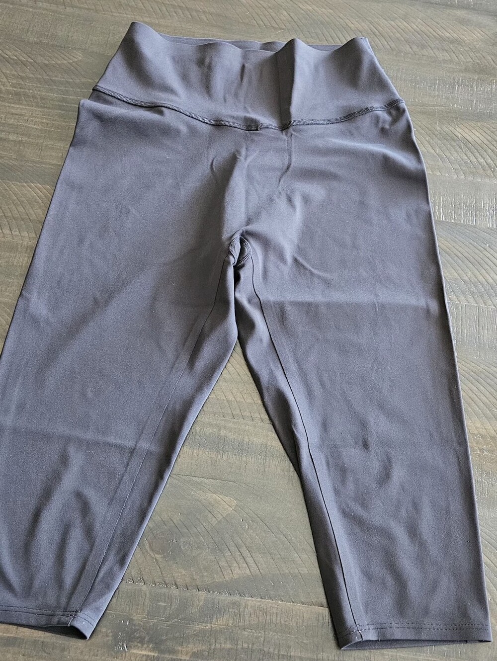 Womens High-Waist Active Capri Leggings - Black